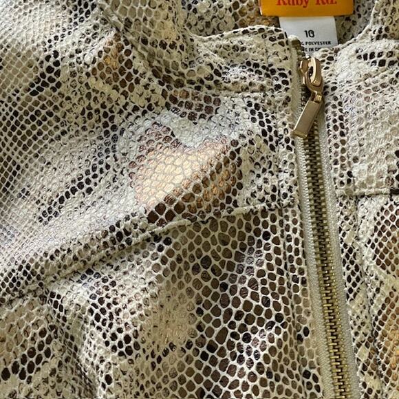 Ruby Red Cream Tan Snakeskin Print Moto Jacket Size 10 Neutral Mock Turtle - Picture 9 of 9